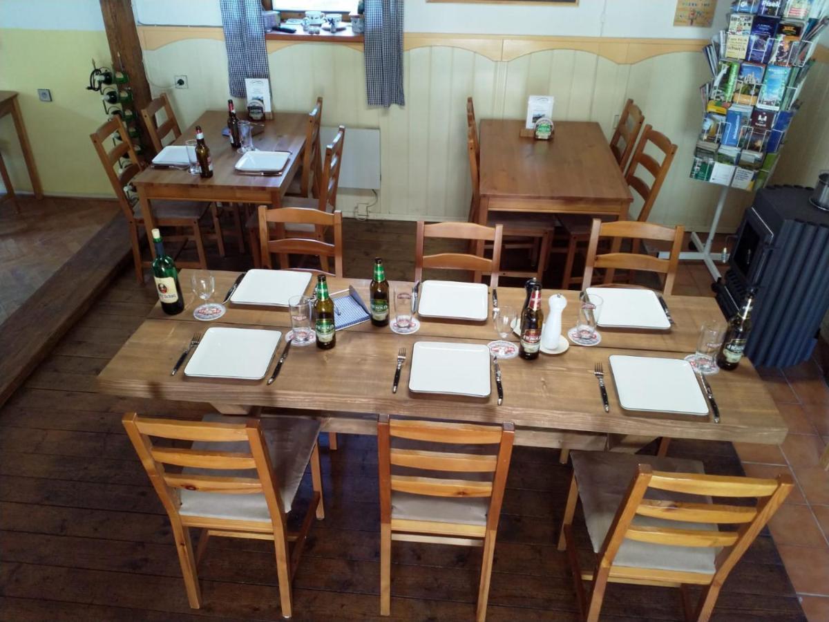 Camping & Guest House Pliskovice Mirovice Buitenkant foto